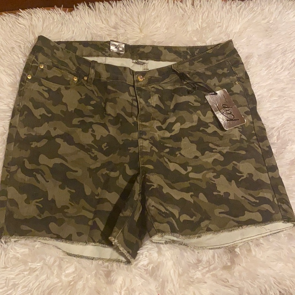 Brand new Army print Jean shorts.
